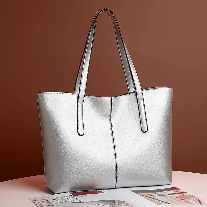 Elisa – Elegancka Wegańska Skórzana Torebka na Ramię – Stylowa i Funkcjonalna